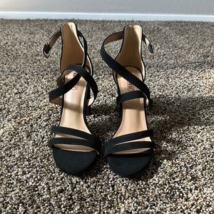 IDIFU Chunky Heel Sandal.